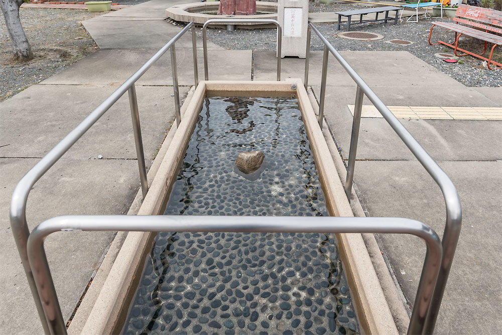車椅子のまま入れる足湯
